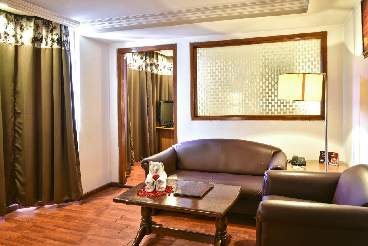 Quality Inn Residency Хайдарабад Экстерьер фото
